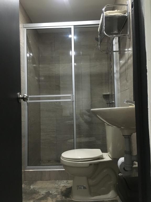 Bogota Rooms Heroes Luaran gambar